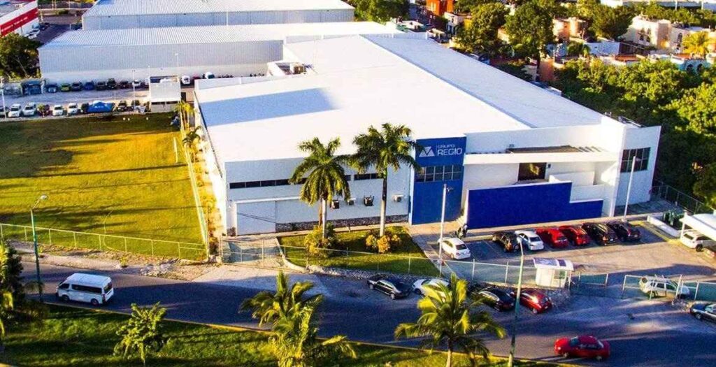 Instalaciones de Grupo Regio en Cancún, imprenta industrial con tecnología de impresión avanzada