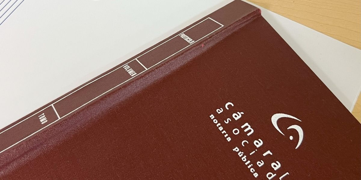 Papelería para abogados, ejemplo de un acabado profesional de impresión