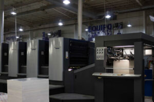 Máquina Heidelberg Speedmaster en la planta de Grupo Regio, lista para producción de alto volumen en Cancún.