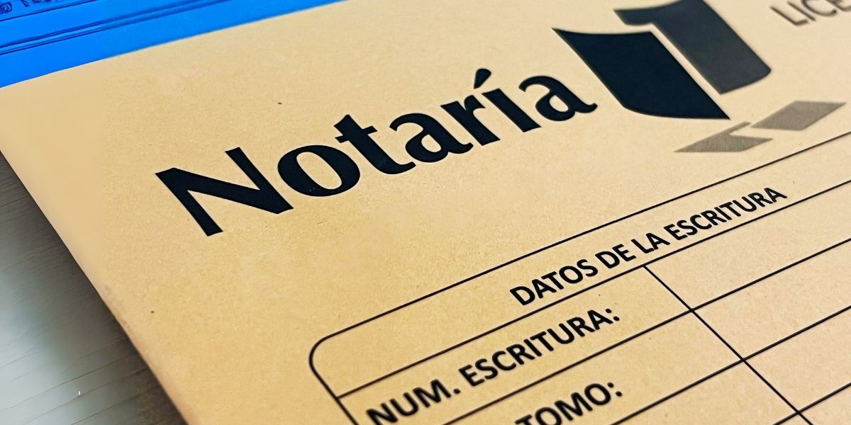 Papelería para abogados, folders de papel kraft hecha en Grupo Regio